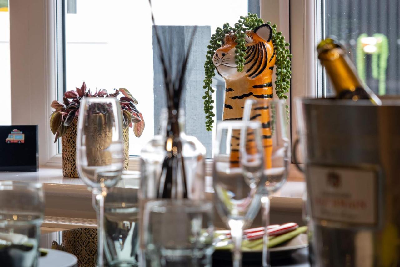 Ultimate Glam, Vintage Central Pad. Cool 70S Bar. Bournemouth Exteriér fotografie